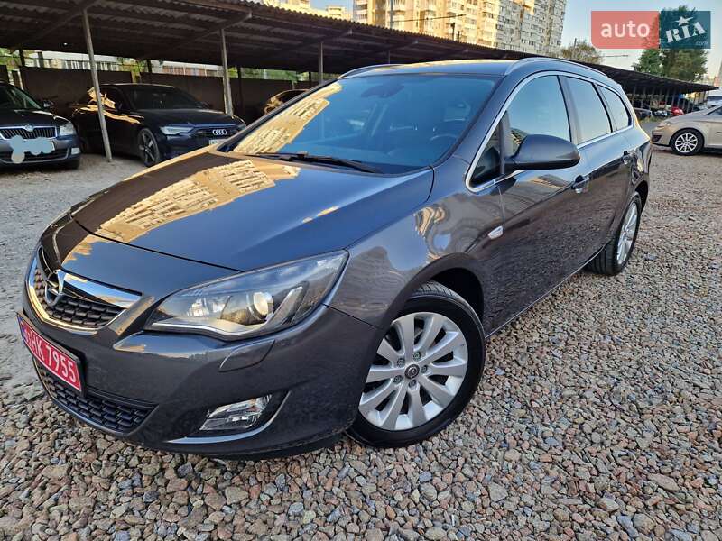 Універсал Opel Astra 2012 в Києві