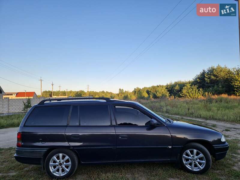 Універсал Opel Astra 1996 в Бершаді
