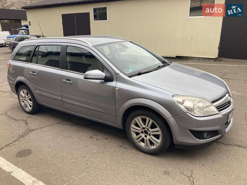 Универсал Opel Astra 2008 в Киеве