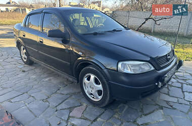 Седан Opel Astra 2006 в Брусилове
