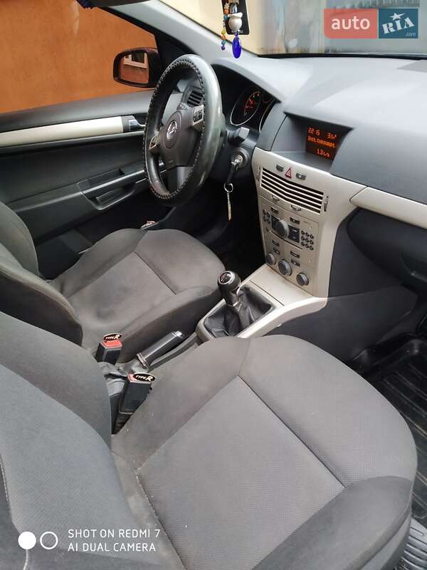 Хэтчбек Opel Astra 2007 в Полтаве