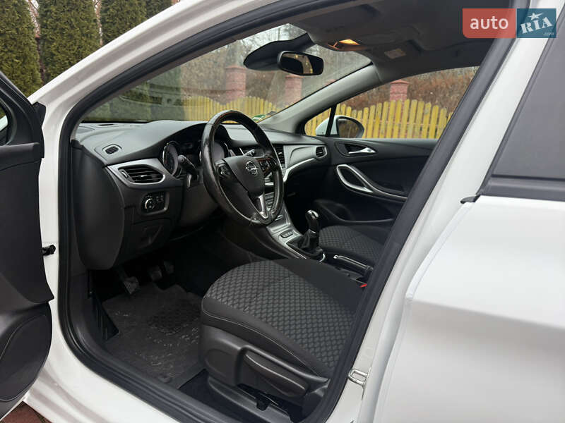 Универсал Opel Astra 2018 в Хмельницком