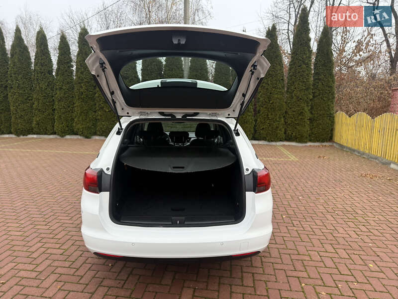 Универсал Opel Astra 2018 в Хмельницком