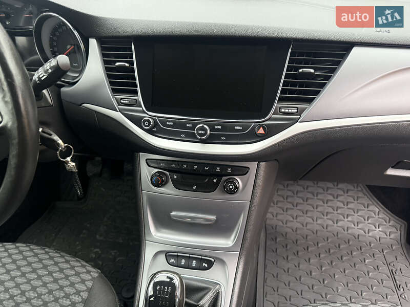 Универсал Opel Astra 2018 в Хмельницком