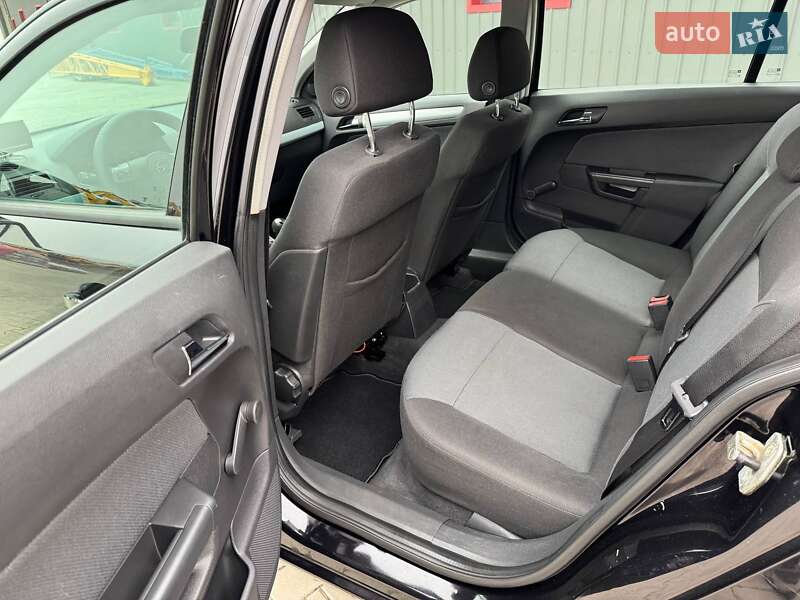 Универсал Opel Astra 2005 в Ковеле