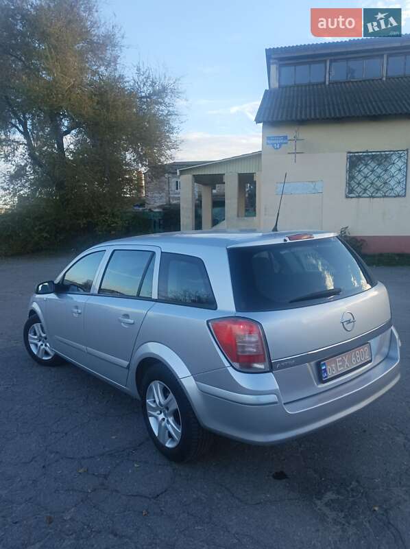 Универсал Opel Astra 2008 в Хороле фото 4 Универсал Opel Astra 2008 в Хороле