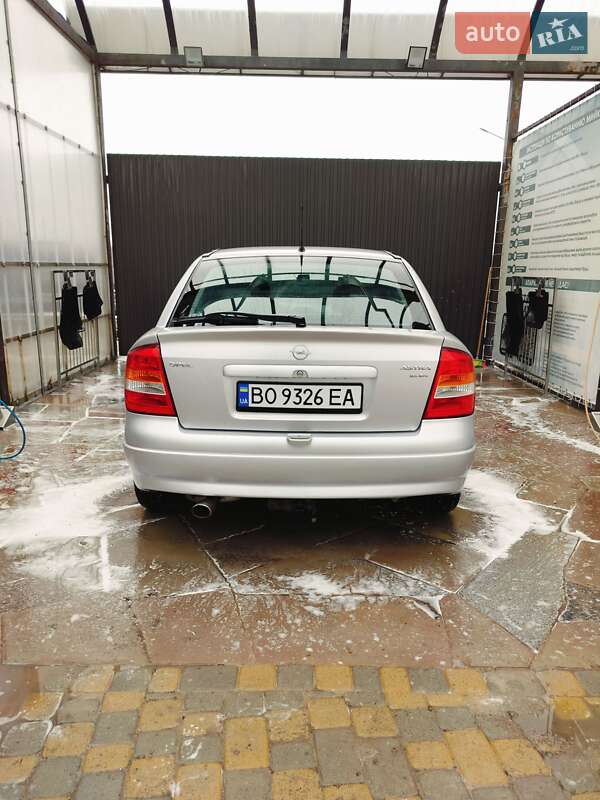 Хэтчбек Opel Astra 2000 в Чорткове