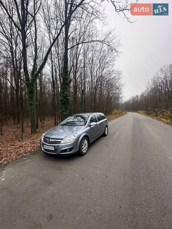 Универсал Opel Astra 2008 в Звягеле