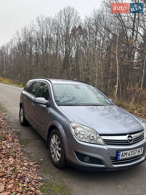 Универсал Opel Astra 2008 в Звягеле