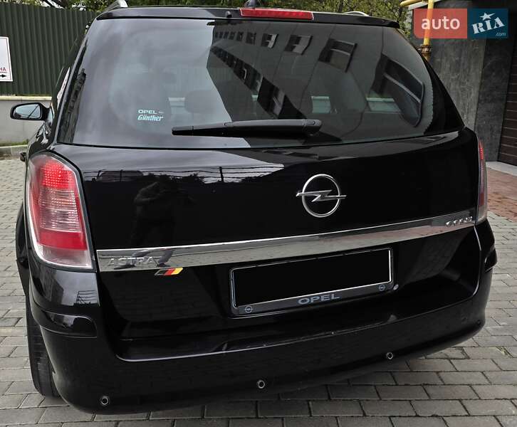 Універсал Opel Astra 2009 в Тернополі