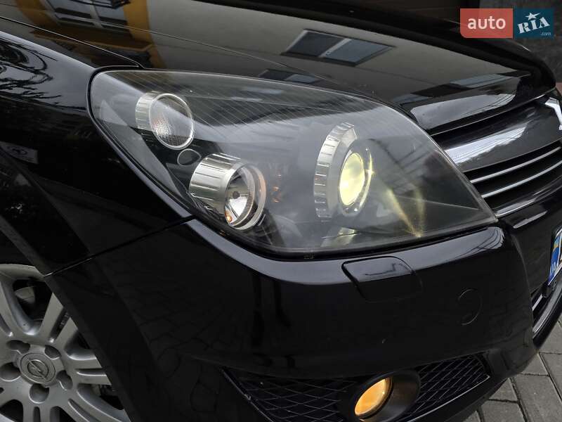 Універсал Opel Astra 2009 в Тернополі