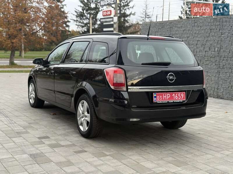 Универсал Opel Astra 2009 в Луцке