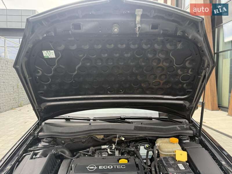 Универсал Opel Astra 2009 в Луцке