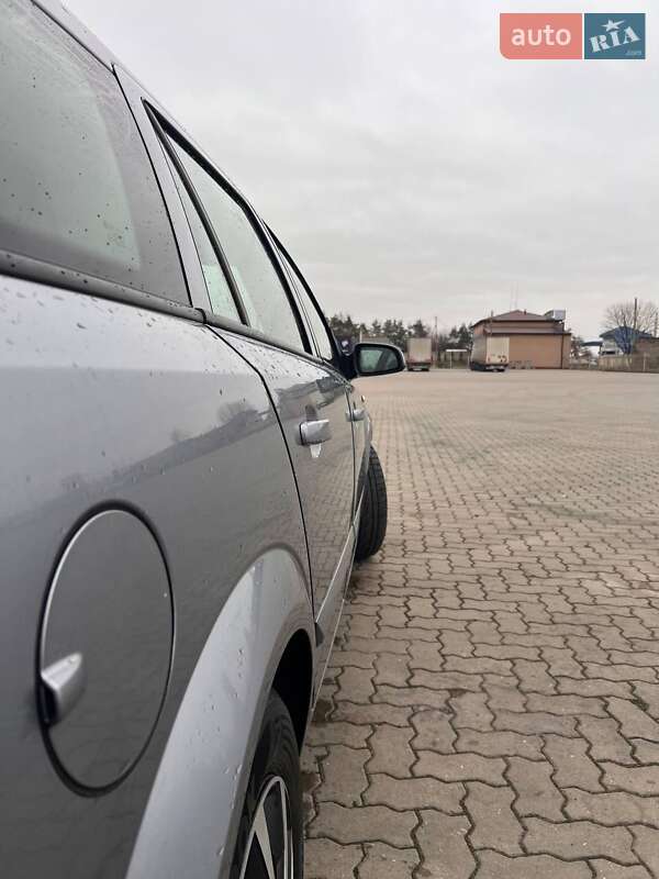 Универсал Opel Astra 2006 в Сарнах