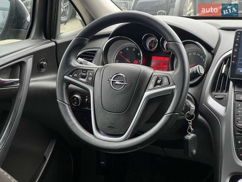 Универсал Opel Astra 2015 в Ивано-Франковске