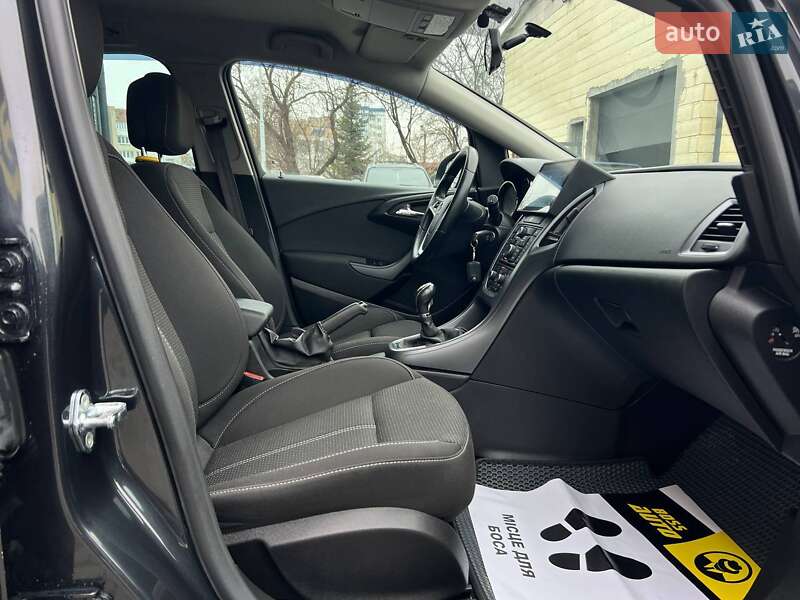 Универсал Opel Astra 2015 в Ивано-Франковске