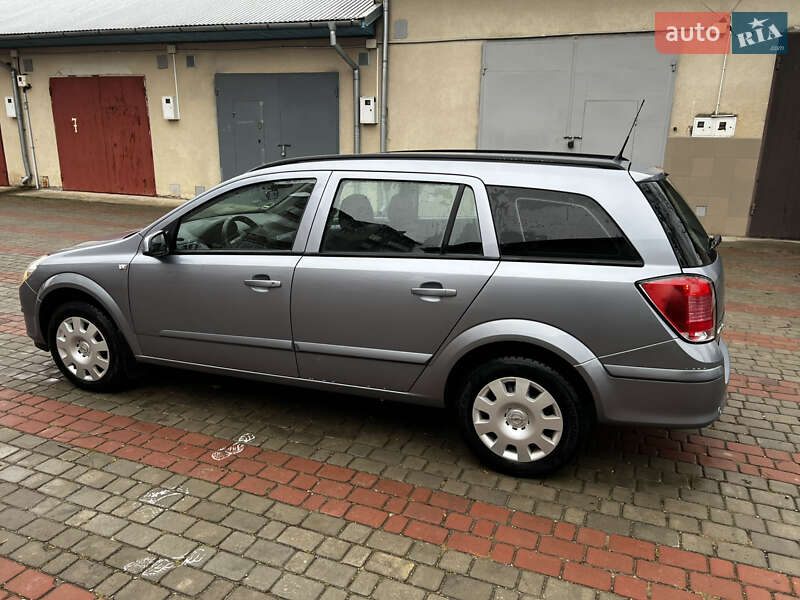 Універсал Opel Astra 2004 в Чорткові