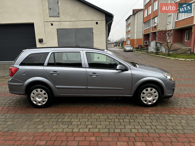 Універсал Opel Astra 2004 в Чорткові