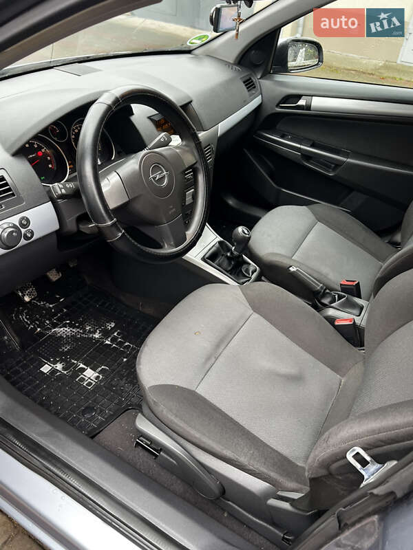Універсал Opel Astra 2004 в Чорткові