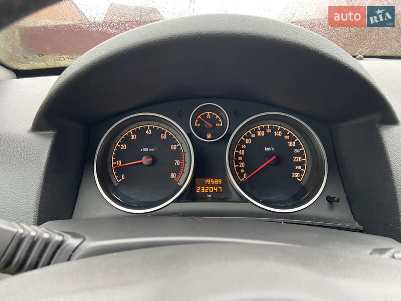 Универсал Opel Astra 2009 в Полтаве