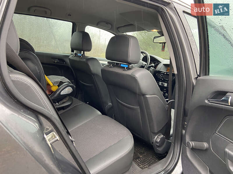 Универсал Opel Astra 2009 в Полтаве