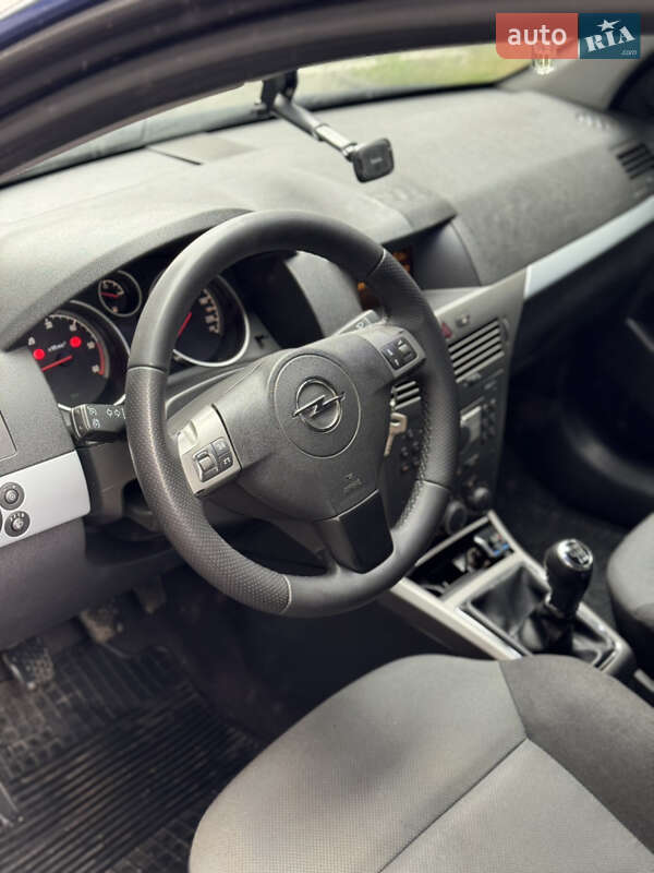 Универсал Opel Astra 2006 в Хмельницком