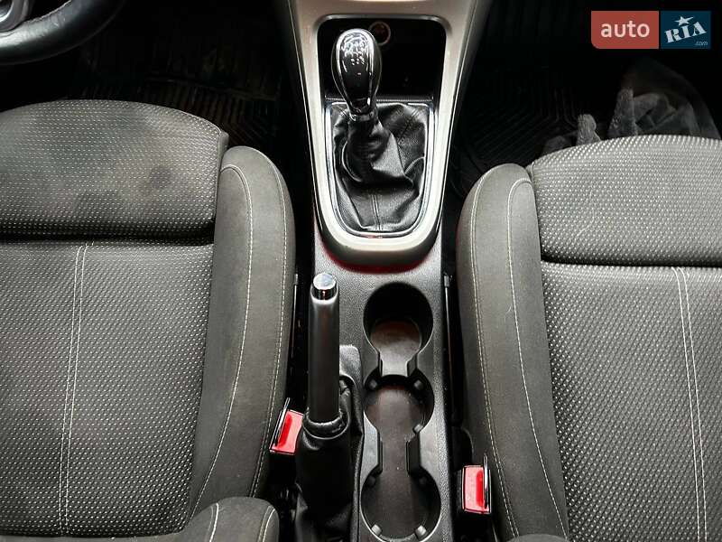 Универсал Opel Astra 2011 в Черновцах