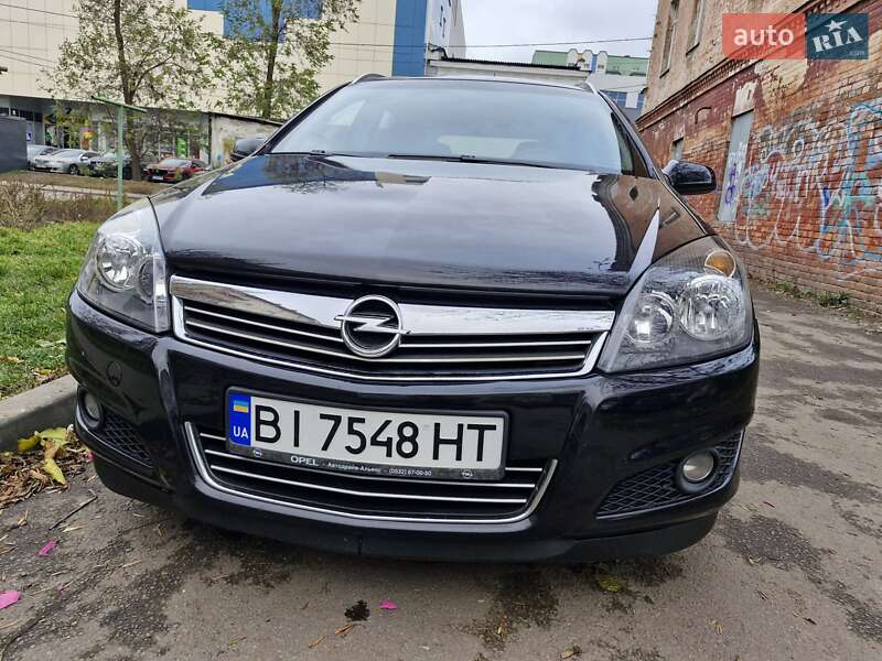 Универсал Opel Astra 2008 в Полтаве