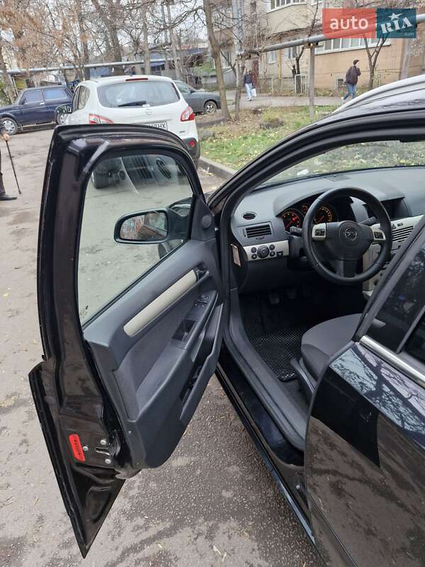 Универсал Opel Astra 2008 в Полтаве