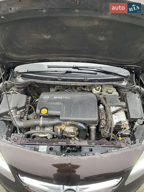 Универсал Opel Astra 2012 в Летичеве