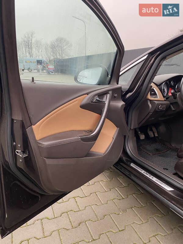 Универсал Opel Astra 2012 в Летичеве