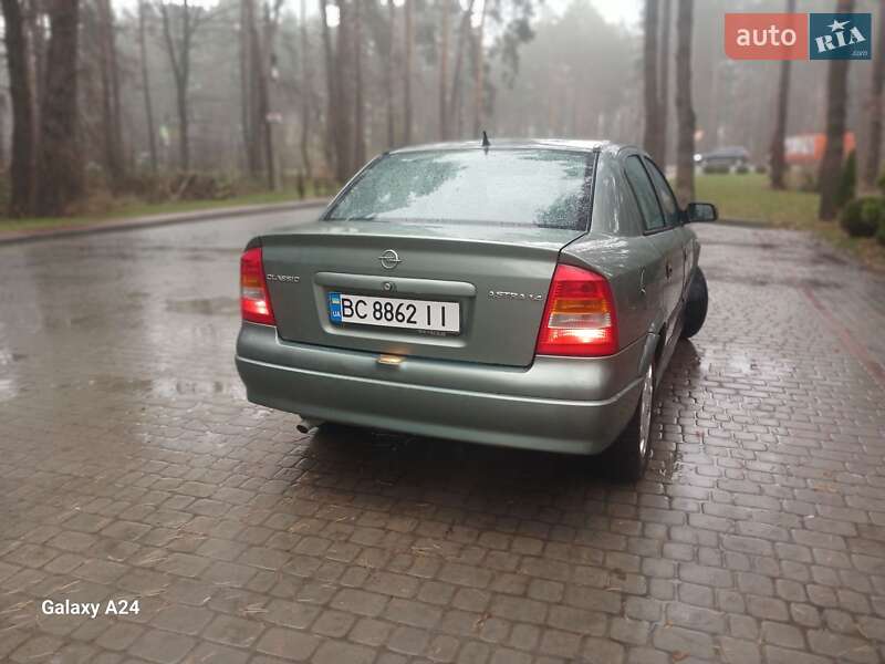 Седан Opel Astra 2006 в Львові