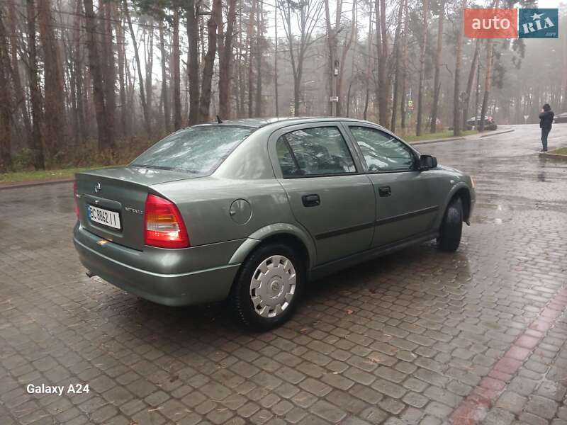 Седан Opel Astra 2006 в Львові