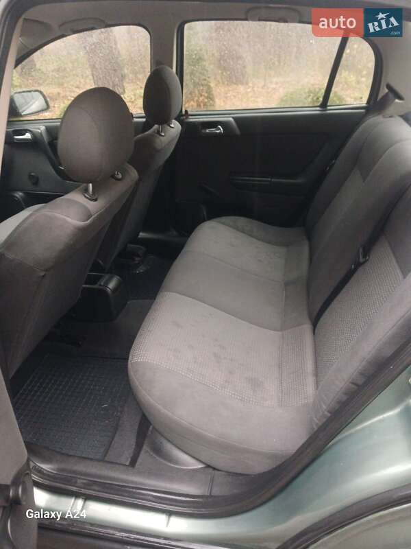 Седан Opel Astra 2006 в Львові