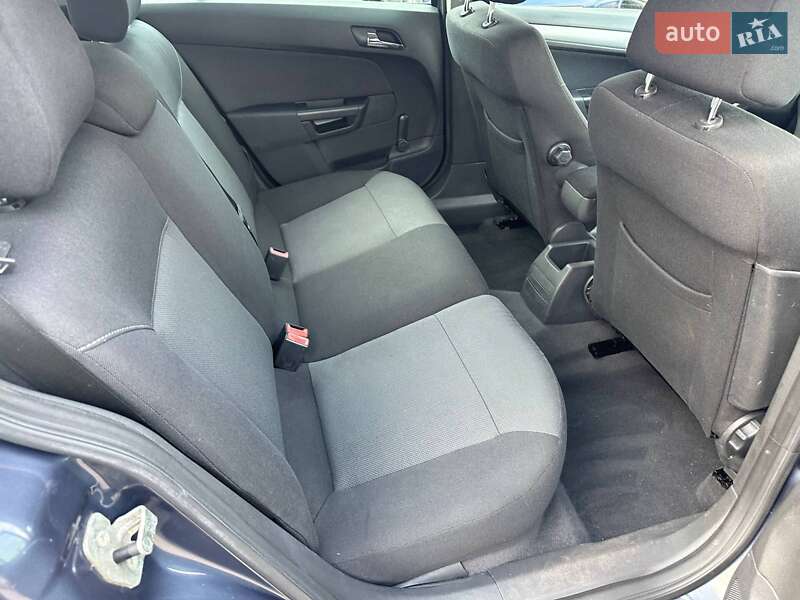 Универсал Opel Astra 2006 в Каменском