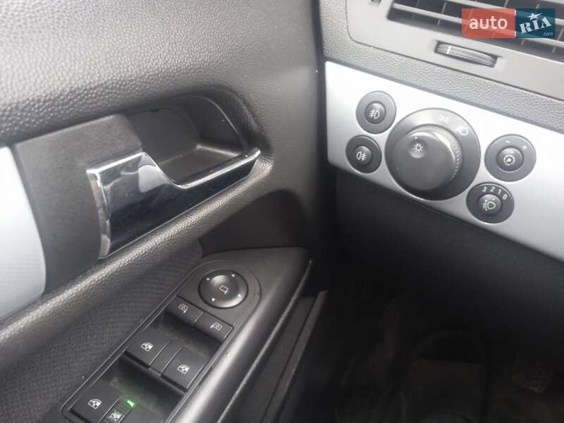 Универсал Opel Astra 2005 в Теребовле