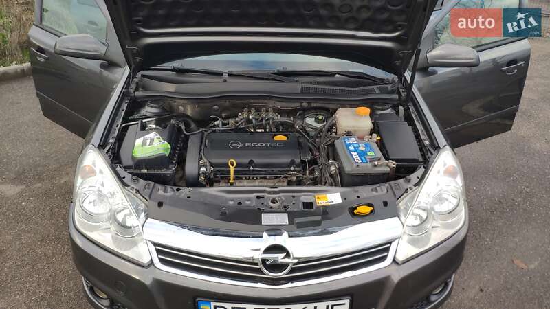 Хэтчбек Opel Astra 2008 в Южноукраинске