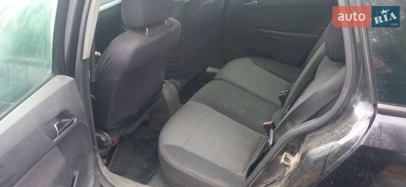 Универсал Opel Astra 2005 в Ужгороде