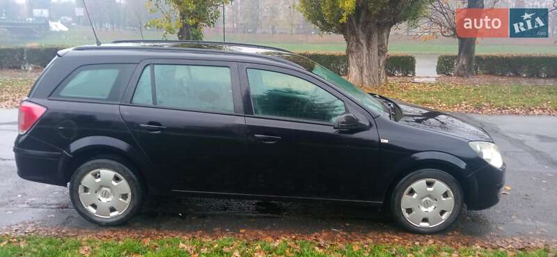 Универсал Opel Astra 2005 в Ужгороде