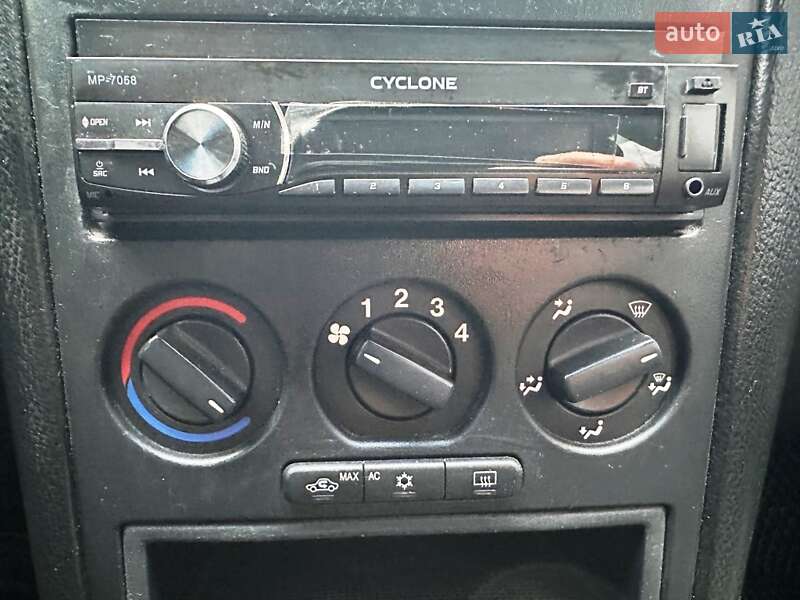 Седан Opel Astra 2005 в Запорожье