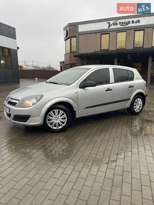 Хэтчбек Opel Astra 2006 в Ровно