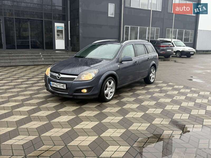Opel Astra 2010 Opel Astra 2010