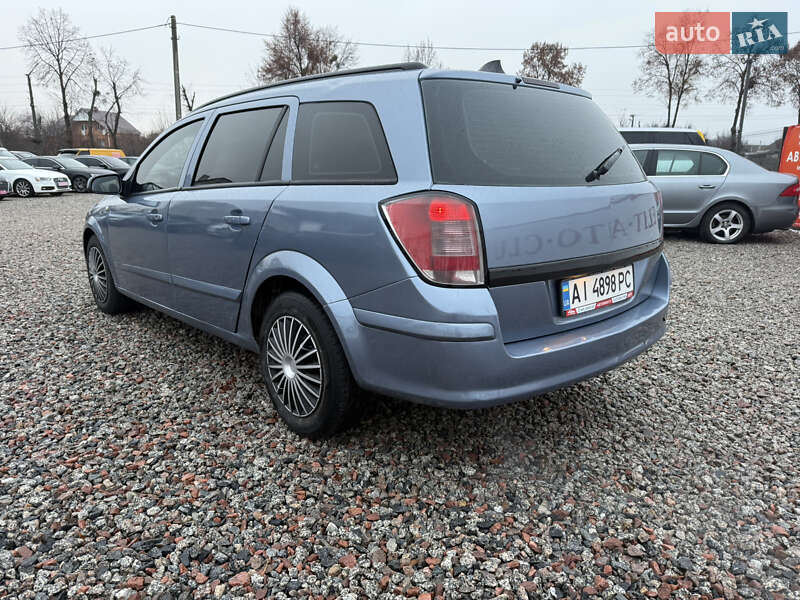 Универсал Opel Astra 2006 в Переяславе