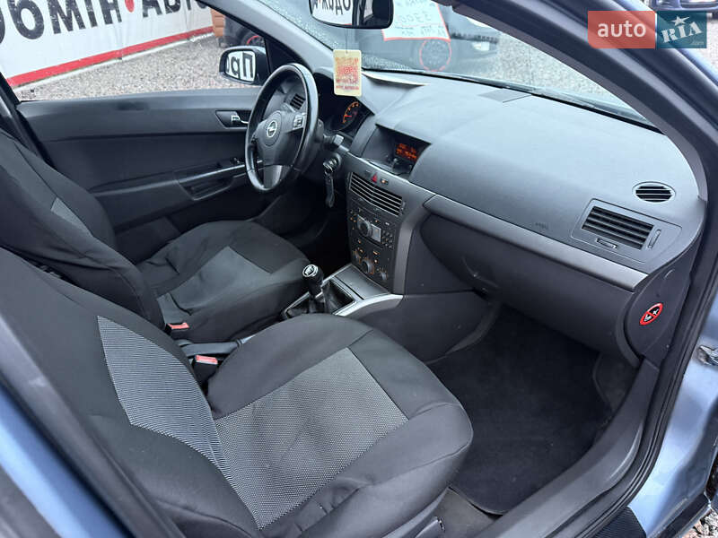 Универсал Opel Astra 2006 в Переяславе