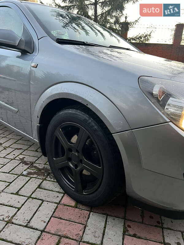 Універсал Opel Astra 2005 в Запоріжжі