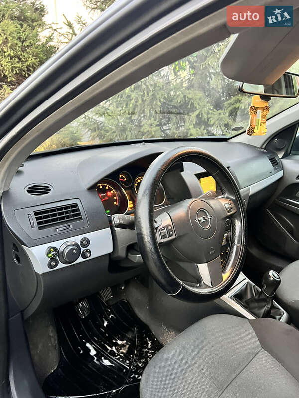 Універсал Opel Astra 2005 в Запоріжжі