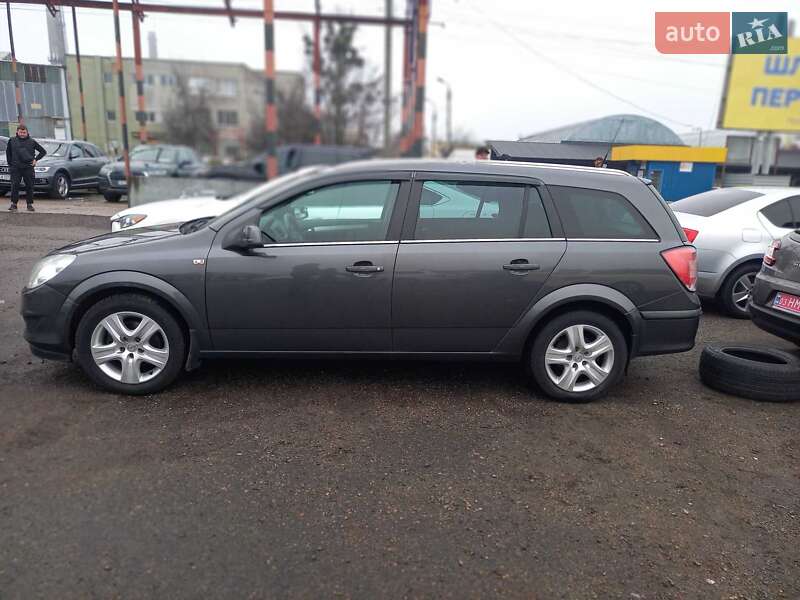 Универсал Opel Astra 2009 в Черкассах