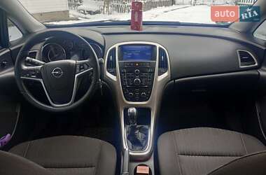 Универсал Opel Astra 2011 в Ивано-Франковске