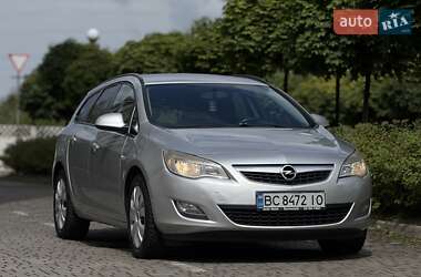 Универсал Opel Astra 2011 в Долине