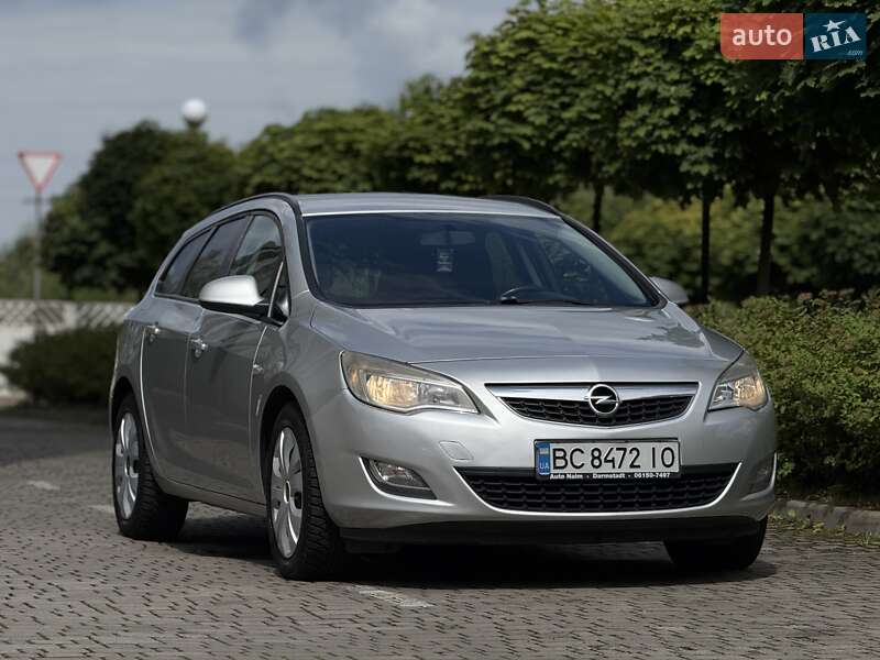 Opel Astra 2011 Opel Astra 2011